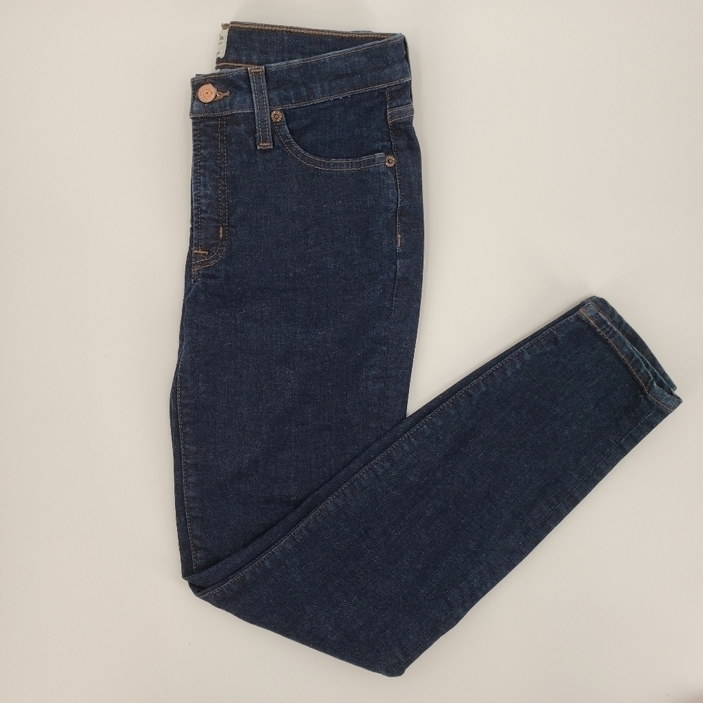 J. Crew 8" Toothpick in Classic Wash, Size 27